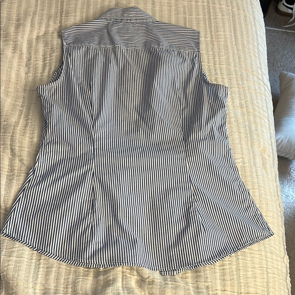 Banana Republic Gray and White Fitted Button Down Shirt - Picture 2 of 3